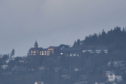 Holmenkollbakken har vi studert, men hva med Holmenkollen hotell nå kalt Scandic Holmenkollen Park. Om Dragen og brannene kan du google selv