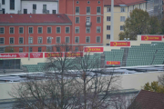 Først i 1940 åra ble stadion i betong. Bislett stadion har en egen hjemmeside, anbefaler dere å ta en titt der. www.bislettstadion.no