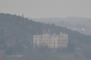 Den ble ferdigstilt i 1917 som Kristiania Sjømandsskole og Sjømannsskolen ble nedlagt i 1989. Nå holder Kongshavn videregående skole til der
