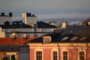 Selv om solen skinner en time på denne morgenen kan du se skybeltet som ligger bak i bilde