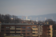 Jeg kan telle minst 8 høyblokker i bakgrunnen der borte