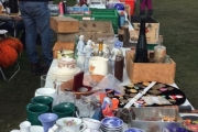 Lørdag. Ikke helt tomt på bordet vårt, men vi har det veldig gøy