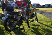 Her har vi to morsomme sykler, den nærmest er en Husqvarna Kaf 256A fra 1968, den bak har jeg et bedre bilde av men det er en Husqvarna dette også