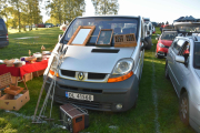 Neste Renault jeg finner, men unnskyld meg - hvor er alle veteranene? Dette er en Renault Trafic fra 2006, skal ha noen år på baken til
