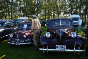 PV60 fra 1949, ble du overasket nå? Det ble jeg, og kun en eier. Til venstre en Panhard DYNA fra 1953, også med en eier. Disse to eierne skulle jeg gjerne hatt et bilde av, de må jo være eldre enn meg!