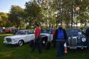 Men vi må ned på landjorda igjen og begynner som vanlig fra høyre. En Mercedes-Benz 190 fra 1959, så i midten kommer en som dere må hjelpe meg med, den klarer jeg faktisk ikke. Og nederst til venstre en Studebaker Daytona 2 DHT fra 1962