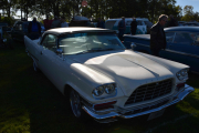 Neste er en Chrysler 300 C fra 1957. Det er så mange bilmerker samlet på et sted