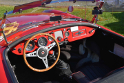 Da må dette være MG 1600 fra 1957 vi tar en titt på her. Ved hanskerommet er det et skilt hvor det står "We are not old", stemmer med her, da jeg er en 1959 modell :-)