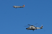 Dakota og Politihelikopter