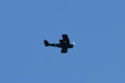 Nytt fly som sveiper over oss, det er Tiger Moth nr 153 som er på tur igjen