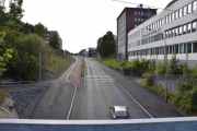 Jeg har 3 timer på meg og har gått fra Høyenhall og igjennom Svartdalsskogen. Nå står jeg på gangbrua over Enebakkveien, som er en snarvei til Ekeberg