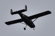 Han bor i Son, men holder til på Kjeller flyplass. Jeg kommer nok til å se denne igjen mange ganger