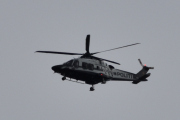 Men så kommer Politihelikopteret over meg, og vi har en greie hjemme på Høyenhall