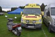 Så skvatt jeg litt, kan dette ha vært en ambulansebil? Det er en Mercedes-Benz Sprinter og dem bruker slike biler. Bare litt nyere, denne er fra 2013. Scooteren ved siden av er en Daelim NS 125 III fra 2002, den har jeg aldri hørt om