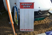 Fredag. Mer Renault, men dette skiltet skjønte jeg ikke. Det står like tall på alle fire radene.