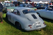 Lørdag. Hva med en god gammel Porsche?