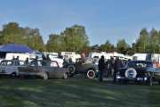 Opel Kadett-en fra 1963 så vi på i går, men neste til høyre er en Studebaker Daytona HT fra 1962. Bilen som kjører på veien er en Ford A Roadster fra 1930, og den helt til høyre er en Chevrolet Bel Air fra 1956