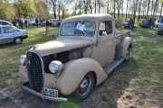 Dette er en Ford Pick up fra 1938, slike biler har jeg sett blitt ombygd til det ugjenkjennelige