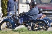 Her kommer det en Henderson DeLuxe med sidevogn fra 1928, hvem kan stoppe en slik?
