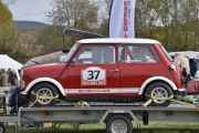 Denne bilen er til salg, Mini Råtas kaller selgeren den, men jeg står på feil side av bilen
