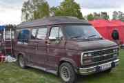 Dette er en Chevrolet Chevy Van 30 Starcraft fra 1993, da blir den veteran til neste år