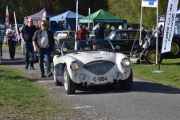 Men se på den da, det er en Austin Healey 100 fra 1956. Her lukter det Austin Healey Club Norway lang vei