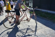Må bare ta sykkelen i nærmere øyesyn, en god gammel tandem er dette ja