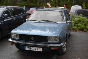 Fjerde bilen er ikke en Renault 30, men en Renault 20 etter litt hjelp av Roger