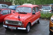 Femtitre, denne kjenner jeg igjen, det er en Renault 4 Webmaster