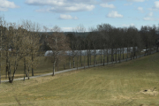 7 april 2019 - Nå er vi ved Abildsø gård og et stort telt er satt opp til planter sikkert