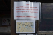 Og så er det en informasjon om en veg som er stengt, trenger vi den?