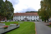 Nei, nå må jeg ta en tur rundt på plassen til Hadeland Glassverk