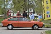 Så kommer det en Renault 15 TS fra 1973, og nå kjenner jeg på at det ikke må komme så mange biler til, for jeg begynner og miste oversikten