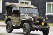 Nå har det begynt å roe seg litt og jeg kan se litt andre steder, og her kommer det en Willys Jeep 1 fra 1940. Den skal ikke på treffet da denne er så amerikansk så det holder