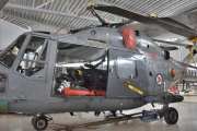 Tar jeg ikke feil så er dette Westland Lynx Mk. 86 som var Kystvaktens lange arm. Vi er på januar 1977 (etablering av den økonomiske sonen på 200 nautiske mil fra kysten) og denne kom til Bardufoss høsten 1981