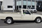 Neste som kommer er en Peugeot 504 pickup fra 1983, det ser faktisk ut som den er til bruk daglig