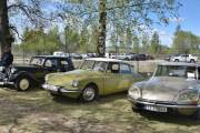 Her blir jeg litt usikker, så vi begynner fra venstre. En Citroen B11 fra 1950, neste til høyre er en Citroen ID 19 Comfort fra 1963 og den lengst til høyre er en Citroen Pallas / DS Serie fra 1973