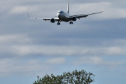 Beklager, nå kommer det et fly igjen, det er Flyr som kommer med sitt Boeing 737-800 og skal lande