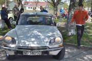 Men her er også utkjøringen når noen må dra, her blir en Citroen DS-Spesial ført ut av sjefen for Citroën DS/ID Klubb Norge