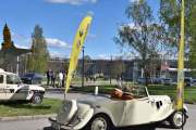Citroen BL 11 fra 1938 passerer også Renault portalen, jeg må innrømme at jeg ikke kan hele historien her. Du har Standard, Berline og kanskje BL 10 også