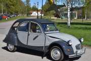 Lurer du på hva klubben heter, vel dette er en Citroen 2 CV 6 fra 1986 og klubben heter Norsk 2CV klubb