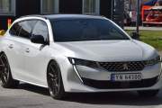 Og her kommer en nyere bil, som jeg fortalt før. Her er alle franske velkomne og dette er en Peugeot 508 fra 2019