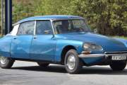 Det vil komme mange Citroen-er her, jeg har vært på Fransk Bildag tidligere. Dette er en DS som jeg har sett tidligere i vår, det er en Citroen D-Spesial fra 1973