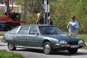 Neste er en Citroen CX Prestige fra 1976, nå ser formannen på meg om jeg følger med...