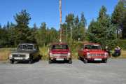 Denne er mer i min gate, fra venstre. Renault 6 TL fra 1975 og den er min. Rett til høyre har vi en Simca 1100 LS fra 1973. Og helt til høyre har vi en Talbot Simca 1100 GLS fra 1981