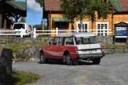 Mens jeg står her oppe kjører en Citroën DS 23FF forbi meg