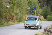 Her drar Citroën DS 21 Pallas fra 1972, kanskje bare for å hente noe