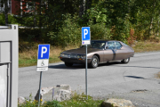 Men her kommer det noen også, det er en Citroën SM 1E fra 1973