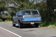 Men det var faktisk en annen vei der også og nå ser det ut som om jeg er på rett vei. Jeg passerer en Chevrolet Suburban V20 L Diesel fra 1991. Om et år er den veteran og da er det på tide å rette opp Chevrolet skiltet