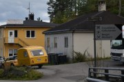 Falt litt for denne, huset, bilen og campingvogna matsjer. Campingvogna er veteran, det er en Poletta 126 M fra 1977
